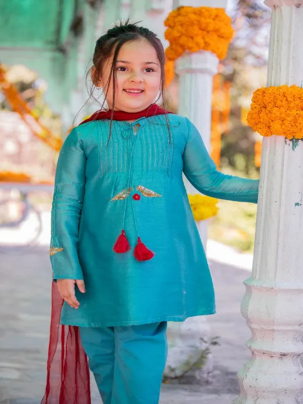 Girls Teal Chanderi Kurta Set With Red Dupatta (Set of 3)