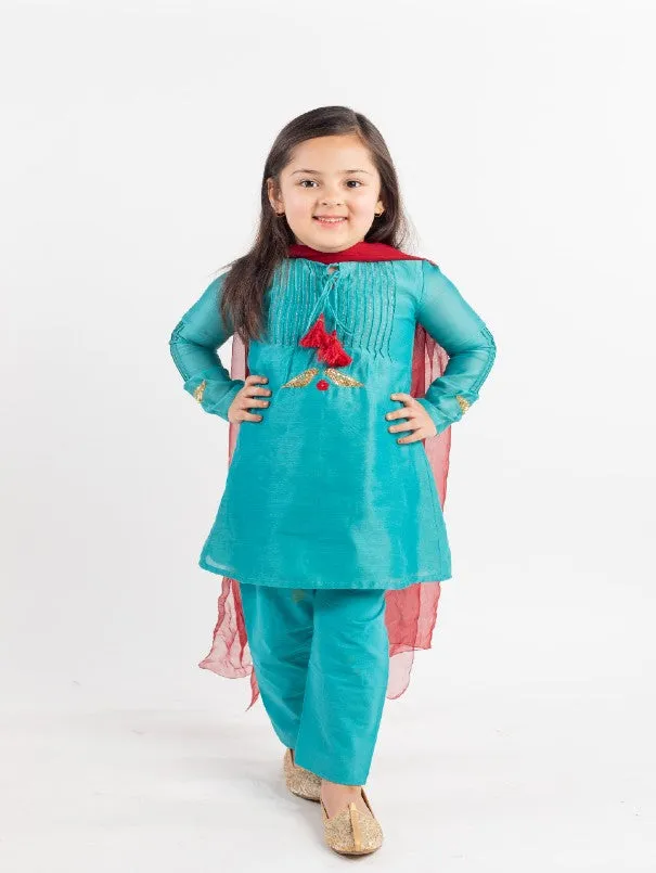 Girls Teal Chanderi Kurta Set With Red Dupatta (Set of 3)