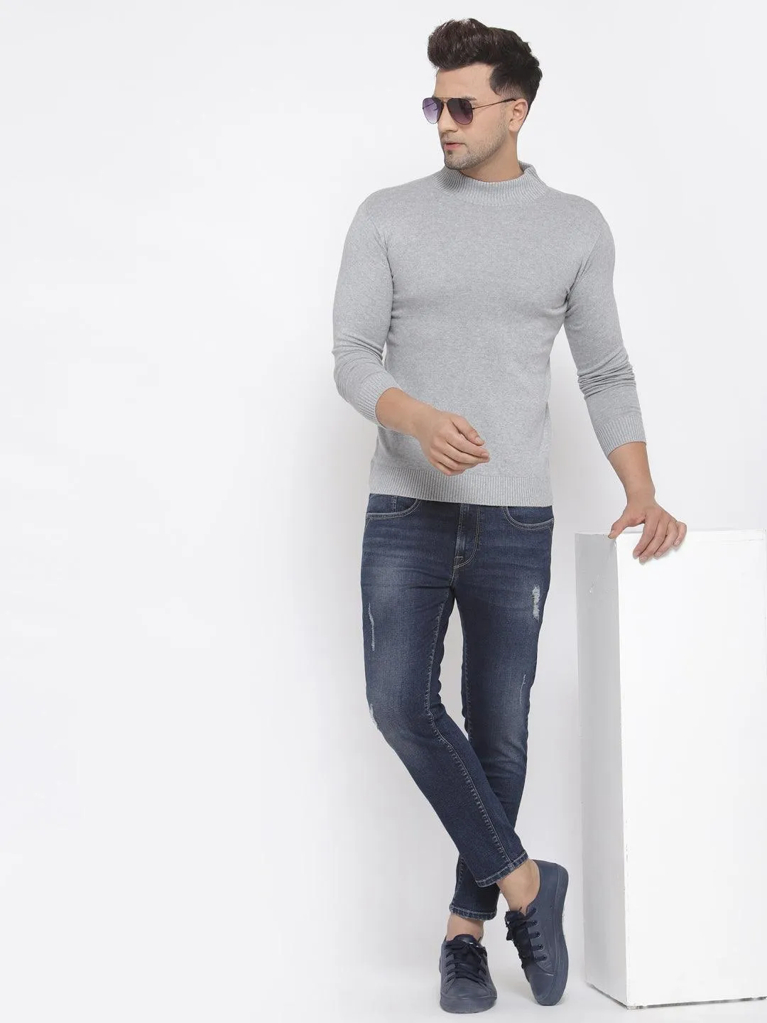 Style Quotient Men Solid Grey Knitted Regular Sweatshirt