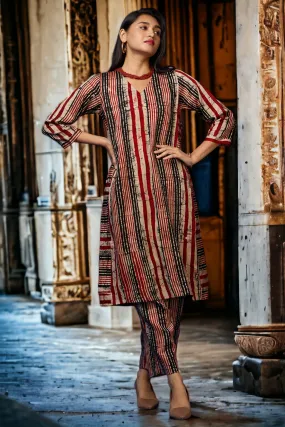 v-neck kurta with side panels and pockets - crimson noir & bold strokes