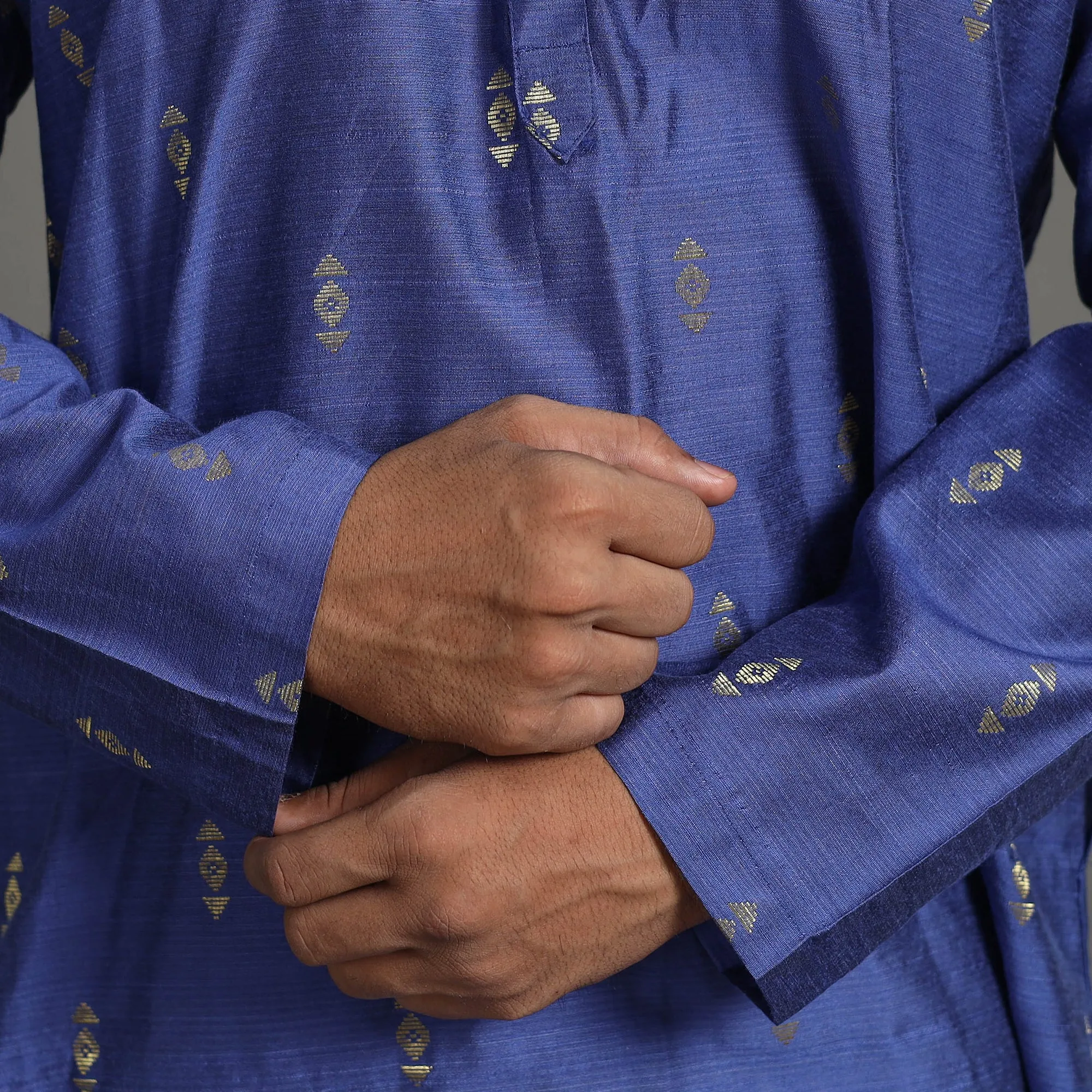 Zari Buti Spun Dupion Viscose Silk Plain Men Kurta 02